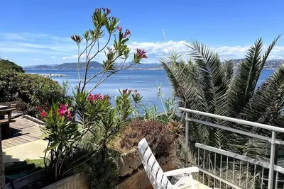 Image de La Madrague, Maisonnette les pieds dans l'eau