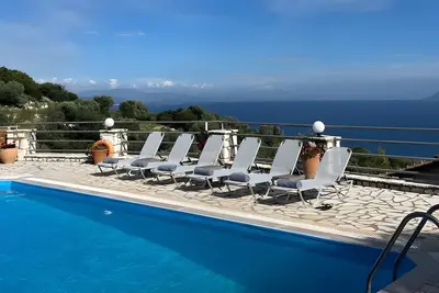 Image de Villa Olivia – Retraite avec vue panoramique sur la mer