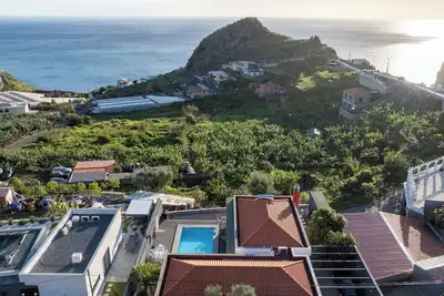 Image de Oceanfront Villa with Private Pool - Breathtaking Sunsets in Madeira