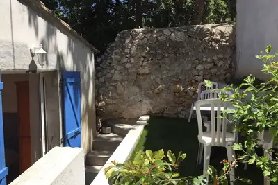 Image de T2 équipé au calme, Terrasse et Parking à 1 km de la Mer