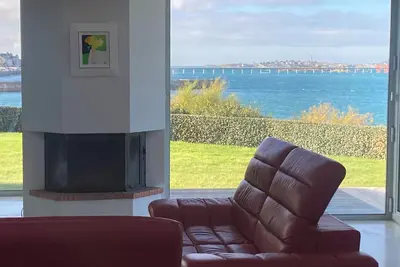 Image de Villa d'architecte jardin sur mer, vue panoramique sur Roscoff et l'Île de Batz