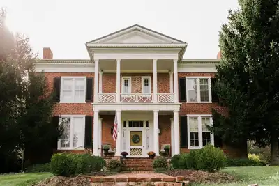 Image de Large Historic House on 8 acres in Shenandoah Valley- sleeps 15