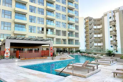 Image de Brand-New Beachside Retreat in Rodadero, Pool, Mountain Views & Steps to the Sea