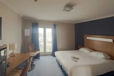 Image de Family-Friendly 2 Units w/ Dining, Local Landmarks & Stunning Outdoors