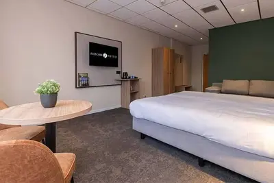 Image de 2 Spacious Rooms for Families Exploring Drenthe Region Near Ronostrand