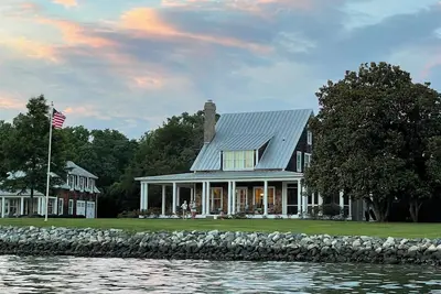 Image de Stunning Waterfront House On 11 Acre Peninsula