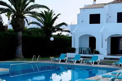 Image de Appartement 'En La Playa Con Piscina' avec Piscine Commune, Wi-Fi et Climatisation