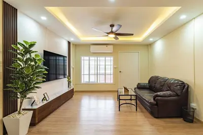 Image de Zen Haus, Newly Furbished Home in Bangkok, 7 min walk to Bts Onnut