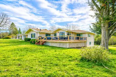 Image de Chilling on the Green