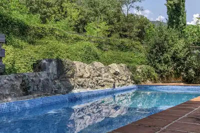 Image de Real disconnection in Alta Garrotxa. Nature, calm and home cooking.