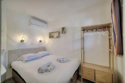 Image de Cannes T2 vue Piscine Mer Wifi Clim 4 Pers