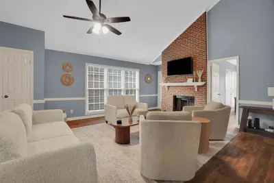 Image de Renovated Home with Game Room in Montgomery