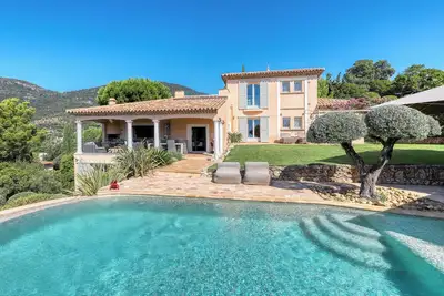 Image de Villa Alouette, Piscine Chaufee, Vue Mer, 15min de Saint Tropez