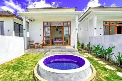 Prada & Abby Hills Kintamani Hot Spring