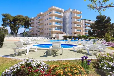 Image de Appart Confortable à Salou : Clim, Piscine, Parking & à 7 Min de la Plage de Cala Fon