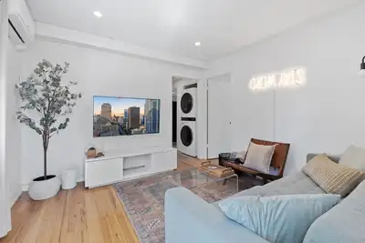Image de Chic Highland Retreat: Mins to Ut & Downtown