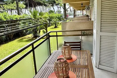 Image de Appartement Face à la Mer avec Terrasse - 2 Chambres et Climatisation à La Pineda