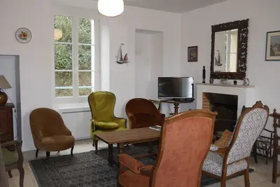 Image de Chaleureuse maison de bourg, vue port, au cœur de Sauzon