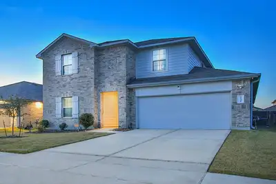 Image de Family Fun House with Arcade & Outdoor Theatre