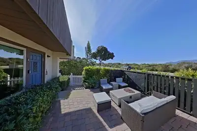 Image de Beachside Bliss in Carpinteria Blocks to the Beach, Mountain Views