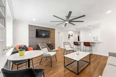 Image de Stylish Downtown Atl Condo – Walk to Attractions