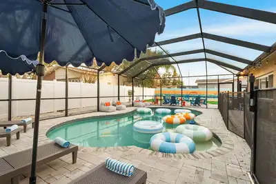 Image de Ultimate Family Retreat - Pool - Games - Hot Tub