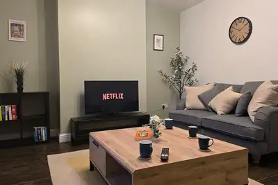 Image de Cosy 2 Bedroom House | Sleeps 6 | Free Parking