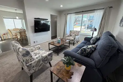 Image de 2Br/1Bth/Office/Ev charger near Royal Oak/Berkley/Bgham - Monthly