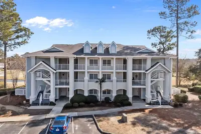 Image de Coastal Golf Course Condo – 15 Minutes to the Beach! Escape to Calabash, North Carolina