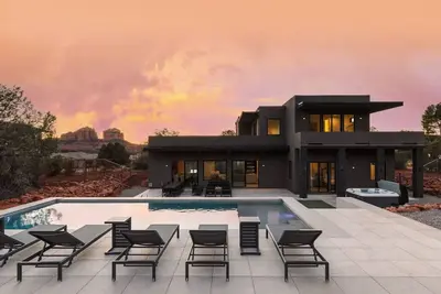 Image de `26 New Build | Luxury Pool, Spa, View Decks