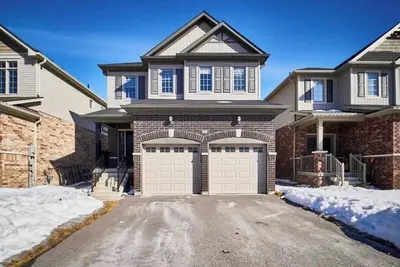 Image de Modern home away from home in Courtice