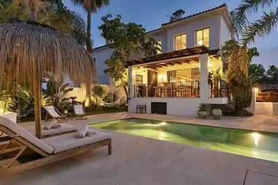 Image de Charming 4 Bedroom Guadalmina Villa!