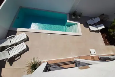 Image de Apartment for 6 persons in 2 apartments house with heated pool 150m from the sea