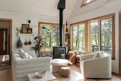 Image de Log cabin on lake in Wi woods - Hytte Ro