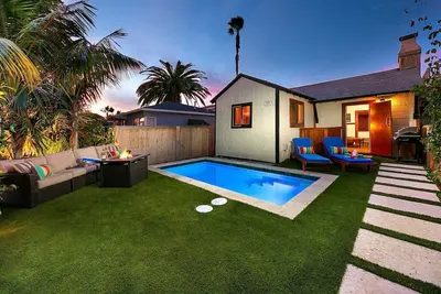 Image de Amazing Location, Walk 2 Beach, Pool, Jacuzzi, Cute!