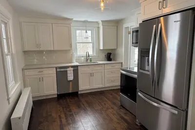 Image de Charming updated home minutes from Uconn and Ecsu