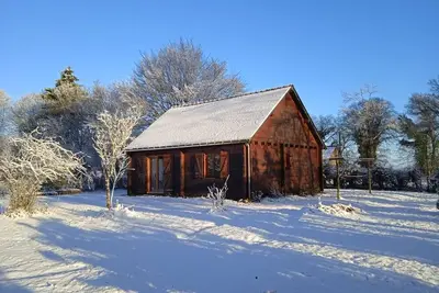 Image de Chalet rustique en bois au calme, animaux acceptés