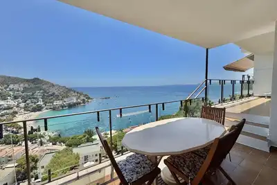 Image de Appartement à Roses avec parking privé, 2 chambres et grande terrasse