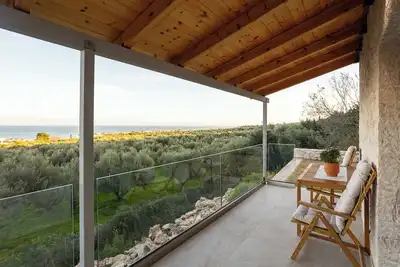 Image de Petra & Thea Chrani - Seaview Ethereal Getaway