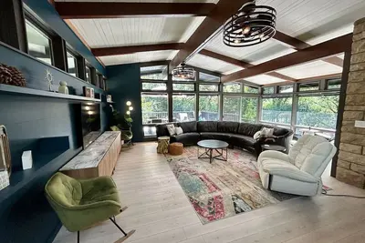 Image de Midcentury Modern Getaway * Quiet Neighborhood