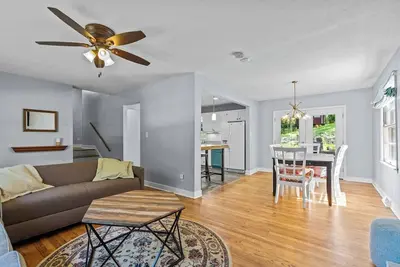 Image de Liberty Groups, Pets, King Beds