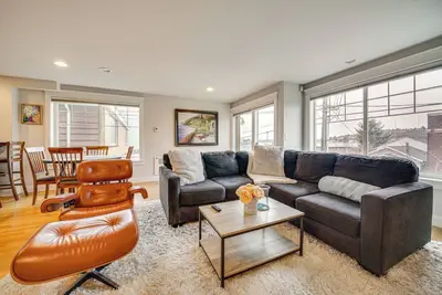 Image de 4 Mi to Lumen Field! Centrally Located Townhome