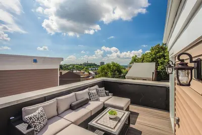 Image de New, Luxury 3b+Rooftop & Garage - 5 min to Uc Hospital, Downtown