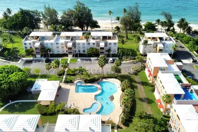 Image de Beachfront Malibu Condo 3br 2ba Pool and Parking Loíza