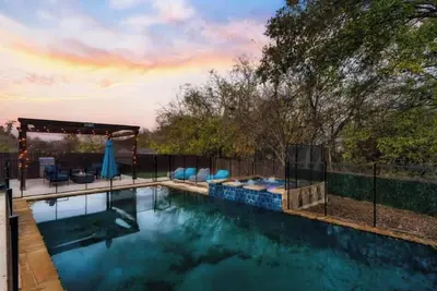 Image de Luxury 7br Pool, Hot Tub & 4 Car Parking