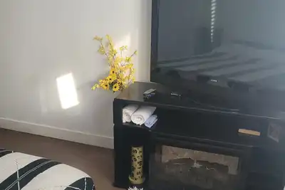 Image de Clean, quite, comfortable home away from home, 20 mins to Niagara Falls Casino.