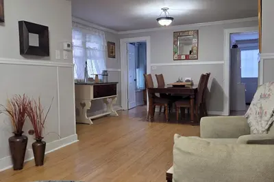 Image de Cozy, well equipped 1st Floor Apt in the Heart of Schenectady. Family Friendly