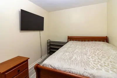 Image de Beautiful, quite clean apartment and secure