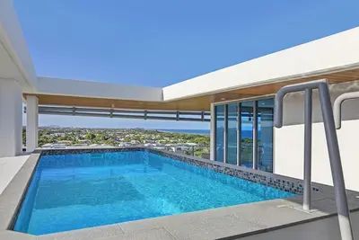 Image de Sunshine Coast Beachfront Penthouse w' Ocean Views