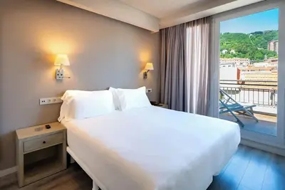 Image de Bright Studio w/ Laundry Area & Kitchen | Near Guggenheim – 11-Min Walk